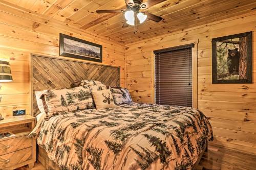Luxe Cabin With Hot Tub, Theater, Pool Table, Arcade