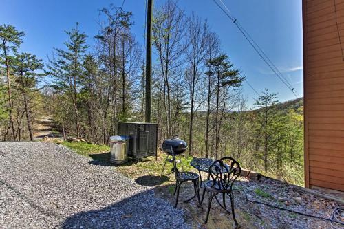 Secluded And Private Smoky Mtn-view Cabin With Fire Pit