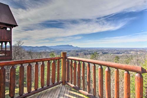 Upscale Retreat With Deck, Hot Tub, And Stunning Views