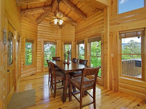 Luvin Logs Lodge