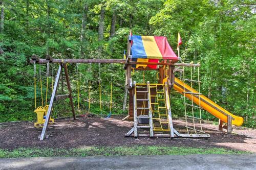 Family-friendly Cabin In Douglas Lake Community!