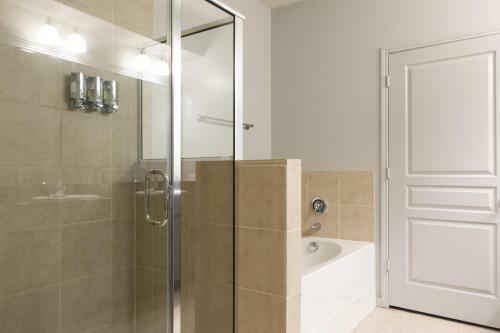 Apartamento Wanderjaunt - Luxe Downtown Austin Apts