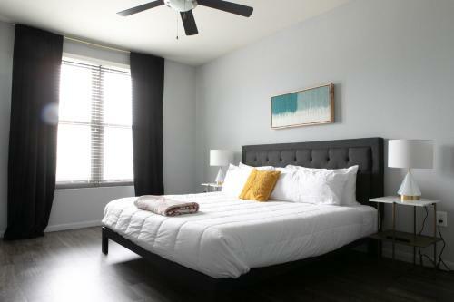 Apartamento Wanderjaunt - Luxe Downtown Austin Apts