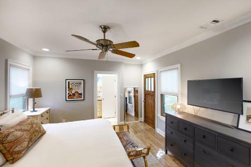 Historic Agave Bungalow