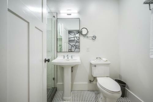 Adina - 6 Private Suites - Great For Big Groups Hotel Room