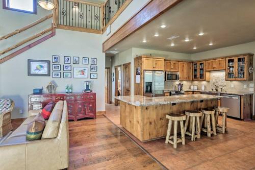 Riverfront Home With Shaded Porch And Hottub By Dt Blanco