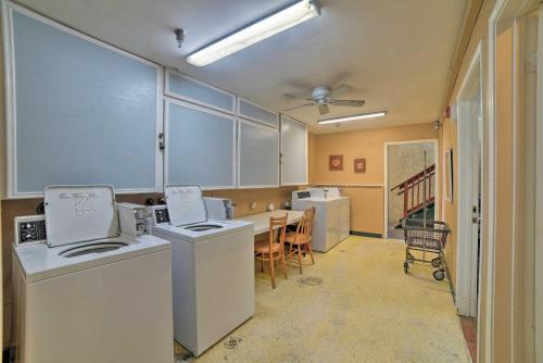 Apartamento Coastal Studio With Amenities Walk To Padre Beach!