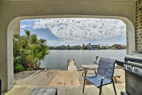 Apartamento Canalfront Condo With Dock Less Than 2 Mi To The Beach!