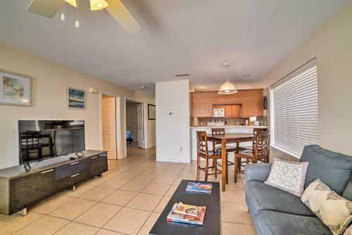 Apartamento Canalfront Condo With Dock Less Than 2 Mi To The Beach!