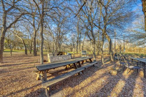 The Plum @ Mendelbaum Winery Guest Cabins