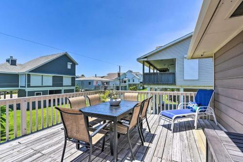 Cozy Galveston Home With Deck - Walk To The Beach!
