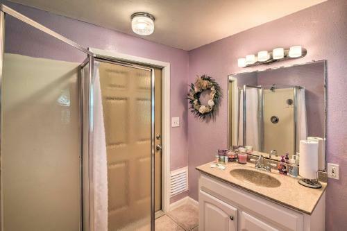 Cozy Galveston Home With Deck - Walk To The Beach!