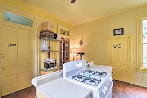 Historic Home In Walkable Area, 1 Mi To Beach