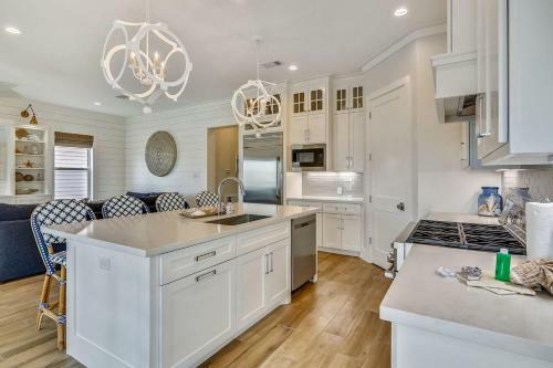 The Conch Castle By Ryson Vacation Rentals