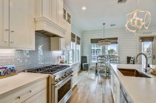 The Conch Castle By Ryson Vacation Rentals