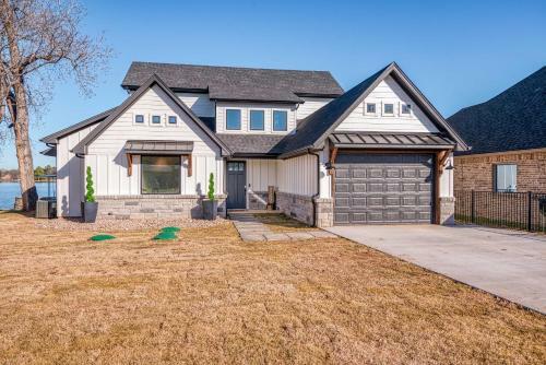 Lakeside Granbury Retreat With Patio And Fire Pit