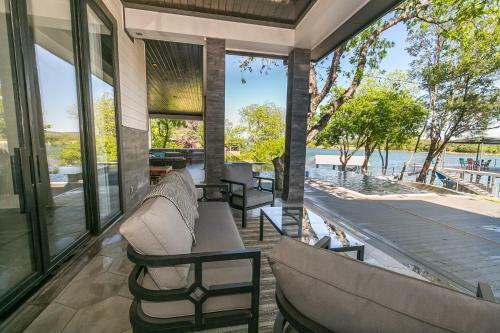 Wake & Roll - Loma Linda Luxury Lakeside Getaway