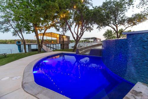 Wake & Roll - Loma Linda Luxury Lakeside Getaway