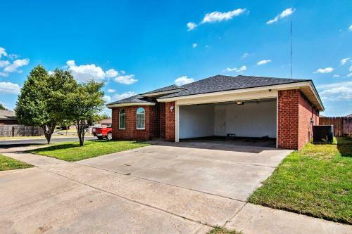 Pet-friendly Lubbock Home With Yard - 6mi To Ttu