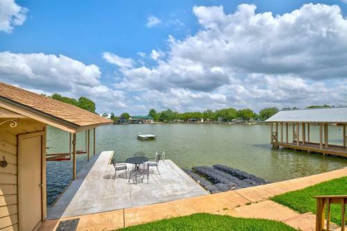 Splash Time! 4br Lake Lbj Waterfront W/ Boat Dock