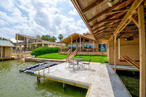 Splash Time! 4br Lake Lbj Waterfront W/ Boat Dock