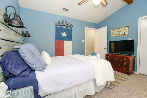 Splash Time! 4br Lake Lbj Waterfront W/ Boat Dock