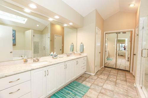 Splash Time! 4br Lake Lbj Waterfront W/ Boat Dock
