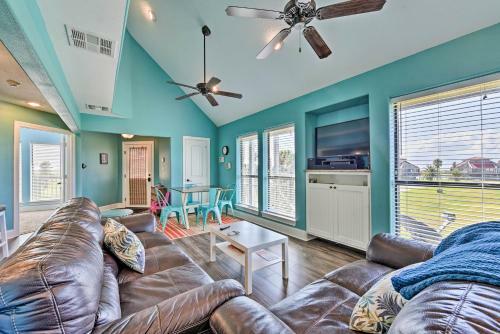 Matagorda Townhome With Deck, Views, Pool Access