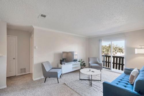 Quaint 1br Midland Getaway And Private Balcony