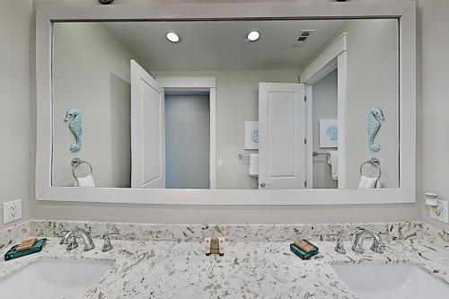 Golf-view Palmilla Beach With Private Garage & Pool Home