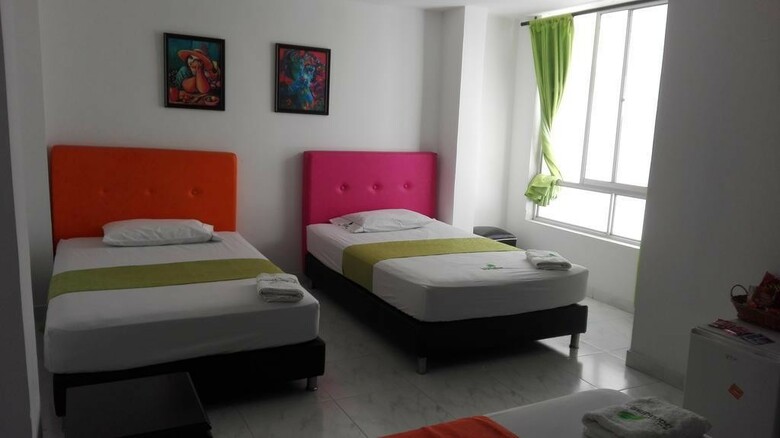 Hotel Paradise Lleras