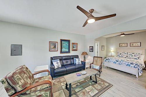 Apartamento Walk To Beach! Updated Hideaway With New Kitchen Apts