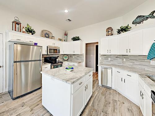 New Listing! Waterfront Home With Decks & Bay Views Home