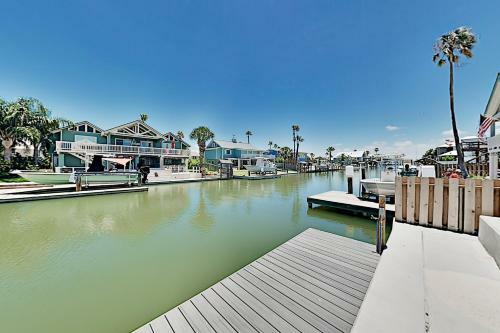 New Canal-front Home With Private Pool, Spa & Dock! Home
