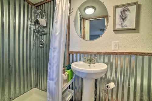 Copano Bay Cottage With Private Dock And Kayaks!