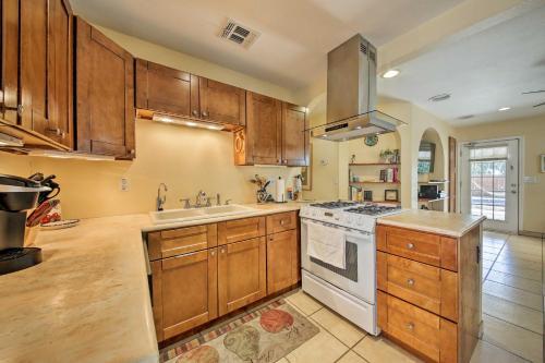 San Antonio House With Private Pool, Spa And Grill