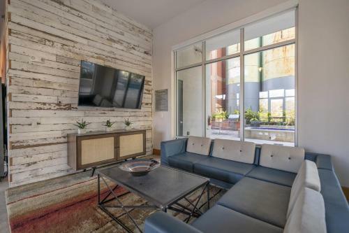 Apartamento Curated Comfort With Riverwalk Access And Resort Style Pool