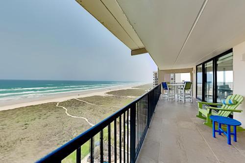 Apartamento New Listing! Beachfront Corner Unit With Gym & Pools Condo