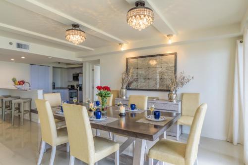4br Bayview For Large Families! Beachfront Resort, Shared Pools & Jacuzzi
