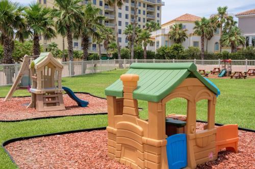 4br Bayview For Large Families! Beachfront Resort, Shared Pools & Jacuzzi