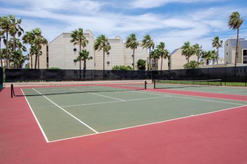 4br Bayview For Large Families! Beachfront Resort, Shared Pools & Jacuzzi