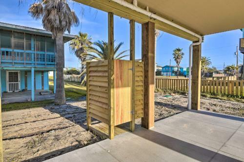 Luxe Surfside Beach Getaway Less Than 1 Block To Ocean!