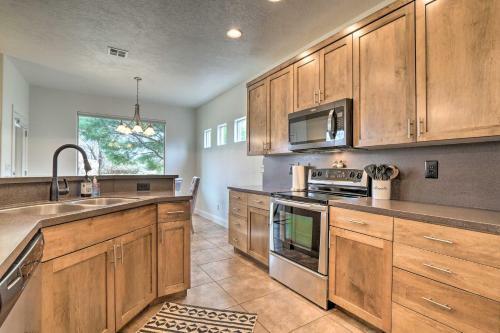 Bright Modern Abode - 32 Miles To Zion Natl Park!