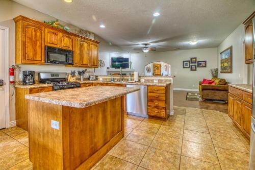 5 Bed 3 Bath Vacation Home In Arches National Park
