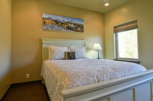 Pr 21 - Luxury Home With Shared Pool And Hot Tub 3 Bedroom