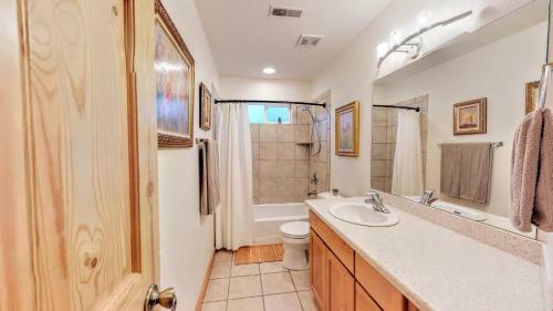 Portal View ~ Cottonwoods 401