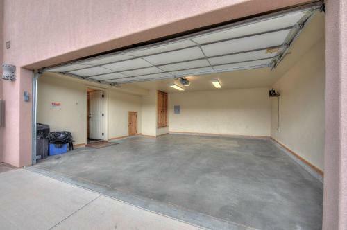 Sg2 -15 Minutes From Arches Park - Wrap-around Deck With Views!