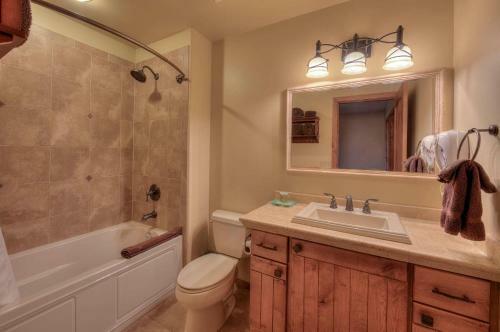 Sg2 -15 Minutes From Arches Park - Wrap-around Deck With Views!