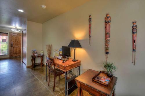 Sg2 -15 Minutes From Arches Park - Wrap-around Deck With Views!