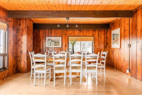 Treetop - Rustic Secluded Cabin W Fireplace & Views